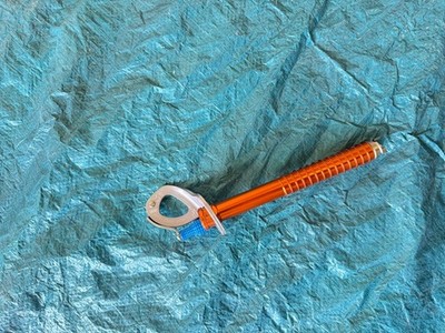 PERFECT CONDITION Petzl Laser Speed Light Ice Screw - 17 cm (Blue)