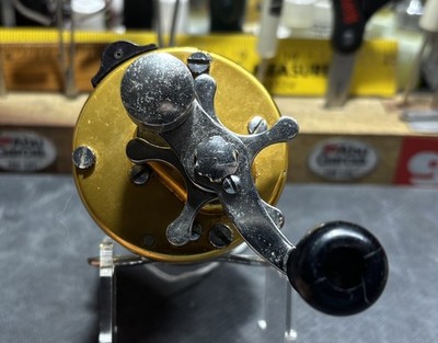 Vintage Penn 920 Levelmatic Vintage Casting Fishing Reel Gold