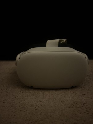 Oculus Quest 2 KW49CM, 128GB With Google Chrome cast