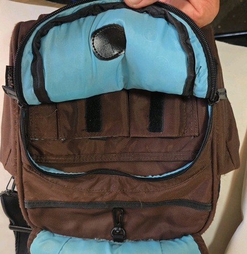 PacSafe Anti Theft Metrosafe 200 Crossbody Brown Lots O Pockets Storage Ex Clean - Picture 8 of 22