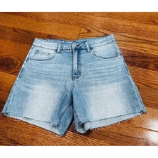 Vervet Blue Light Wash Raw Hem High Rise Denim Shorts T6276 Size 29