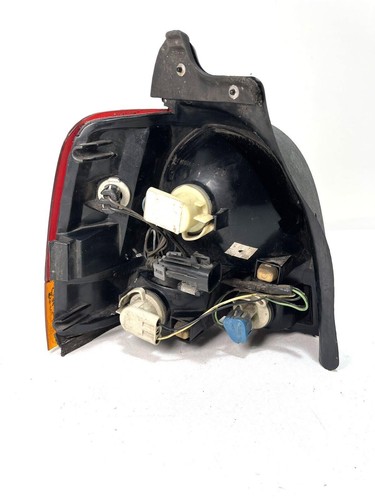 OEM Saturn SW1 and SW2 Wagon Tail Lamp Light 1993 - 95 Right - Picture 5 of 7