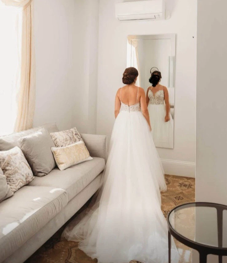 Vestido de novia princesa boho de encaje, talla 8, usado una vez solo para ceremonia Foto 2 de 4