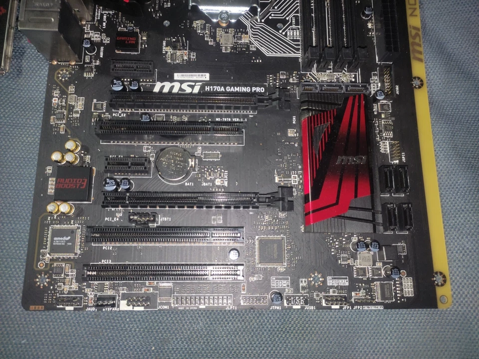 MSI H170A GAMING PRO Motherboard ATX + Intel Core i5-6500 CPU - Immagine 2 di 4