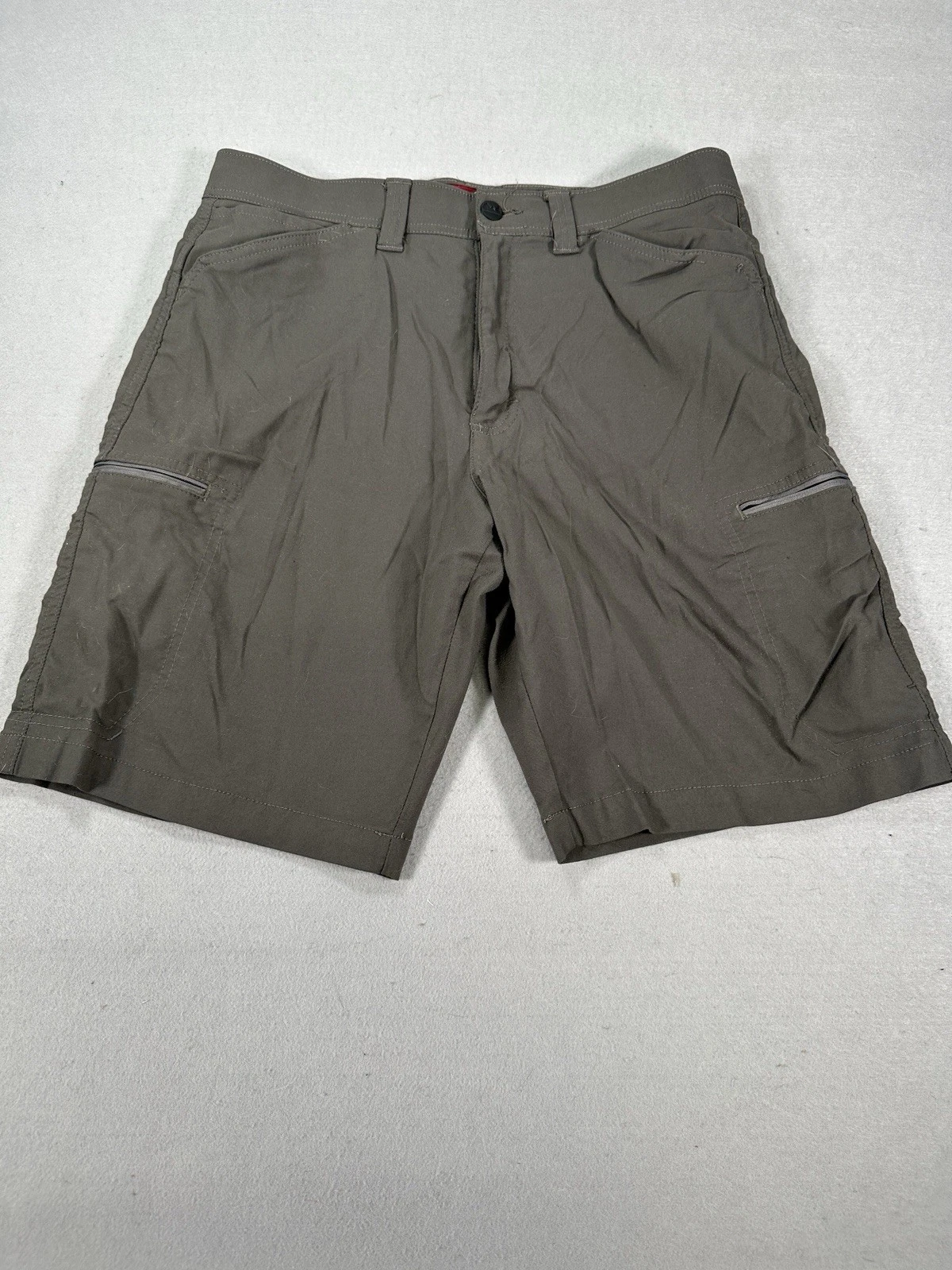 Wrangler Men's Grey Cargo Shorts w/ Zippered Pockets: 32