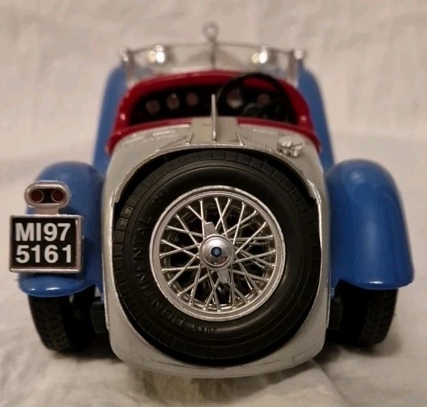 Alfa Romeo 2300 Spider Bj 1932  Blau/ Silber  Vitrinen Modell Burago 1: 18  - Bild 3 von 4