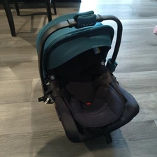 Nuna Pipa RX Infant Baby Car Seat with Infant Insert and Base