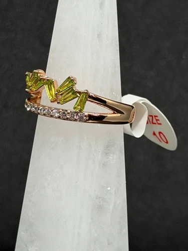 Bomb Party Ring Sz 10  "Love Me True" Peridot on Rose Gold image 3