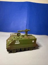 Ertl 1:64 US Army M113 Armored Personnel Carrier