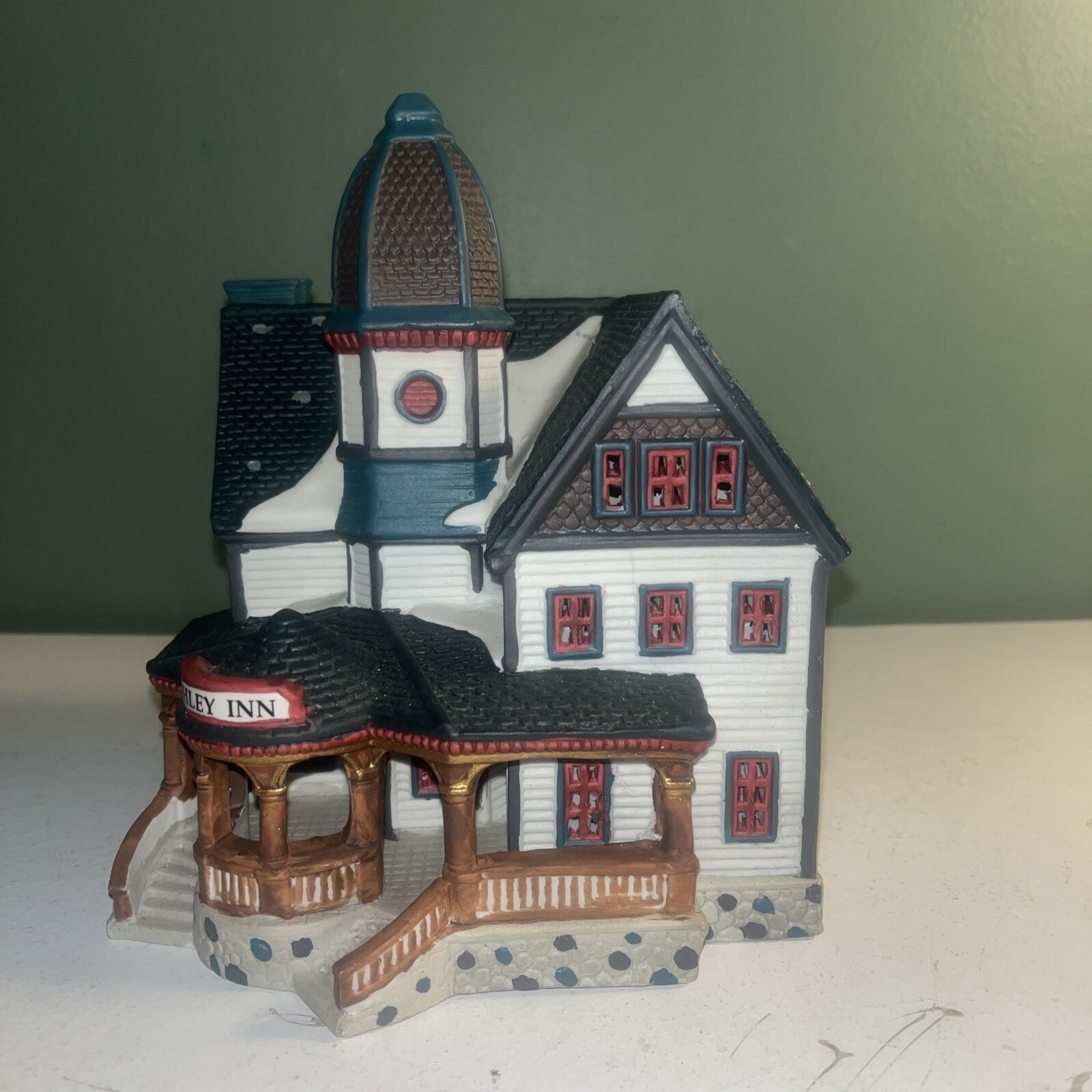 Lemax Ashley Inn Caddington Village Porcelain Lighted House Vintage