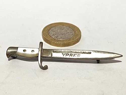 VINTAGE SWEETHEART MINIATURE ARMY BROOCH PIN BADGE WW1 YPRES BELGIUM MOP HANDLE