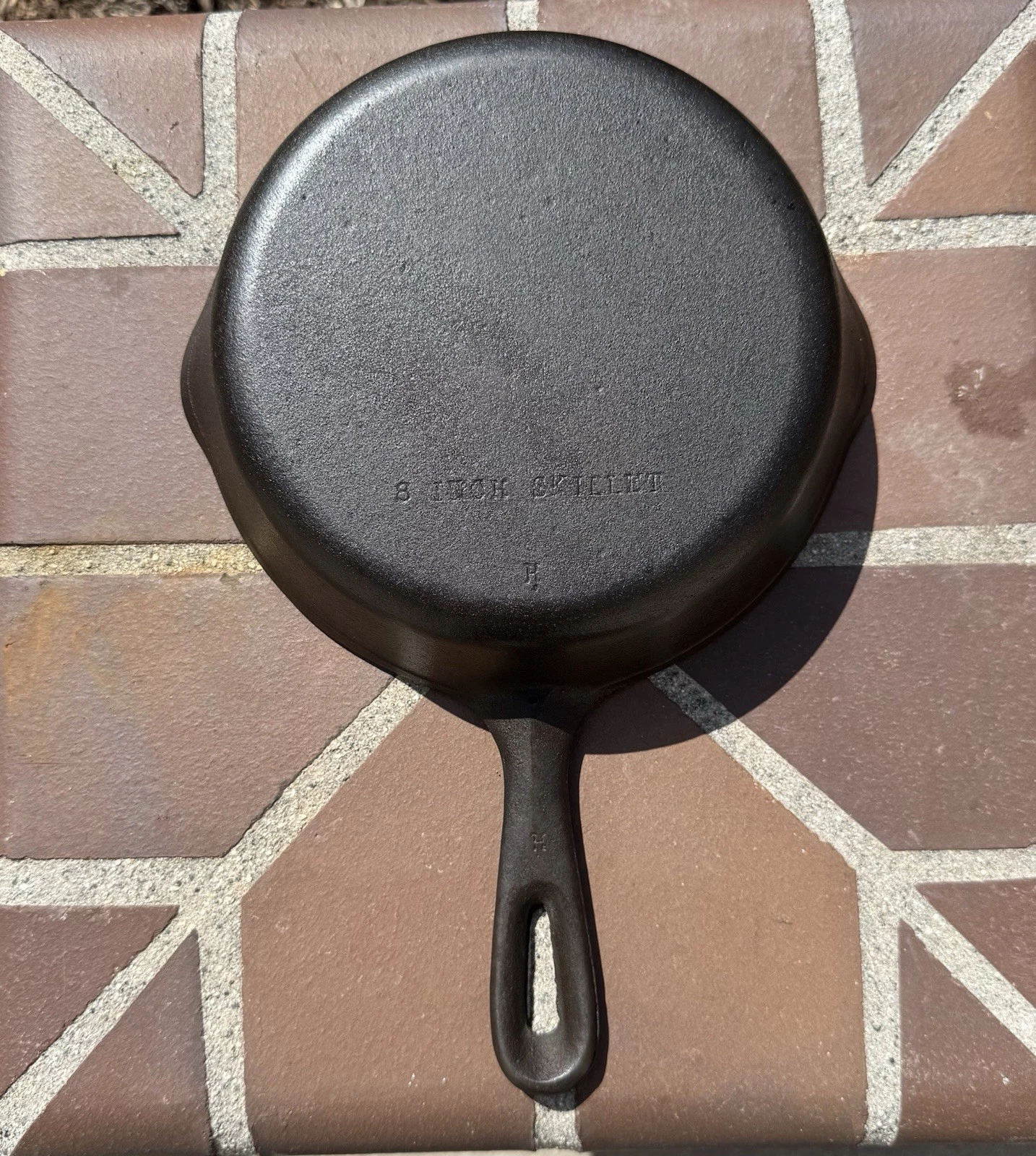 Unmarked Wagner Ware #5 Cast Iron Skillet—SPINS/NOT FLAT —