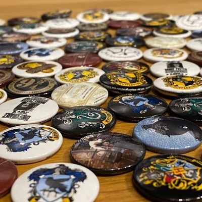   Harry Potter Pin Anstecker Sets Lots (10 verschiedene einzigartige Pin Anstecker)