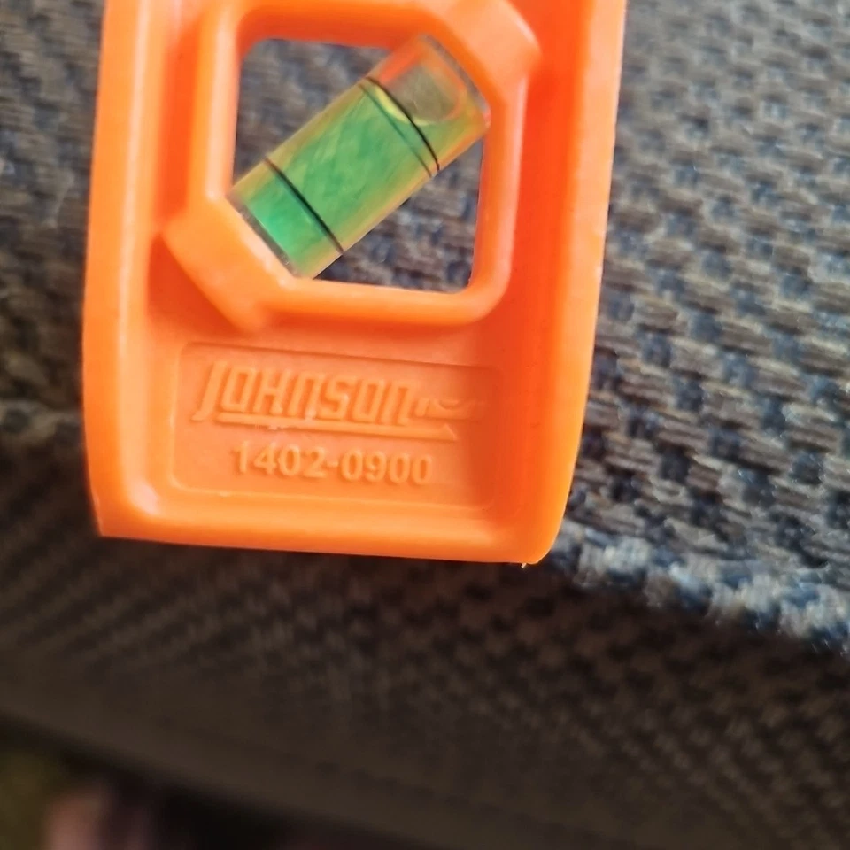 JOHNSON LEVEL & TOOL 1402-0900 9-InchLevel& 8" Stanley Level. - Image 3 of 4
