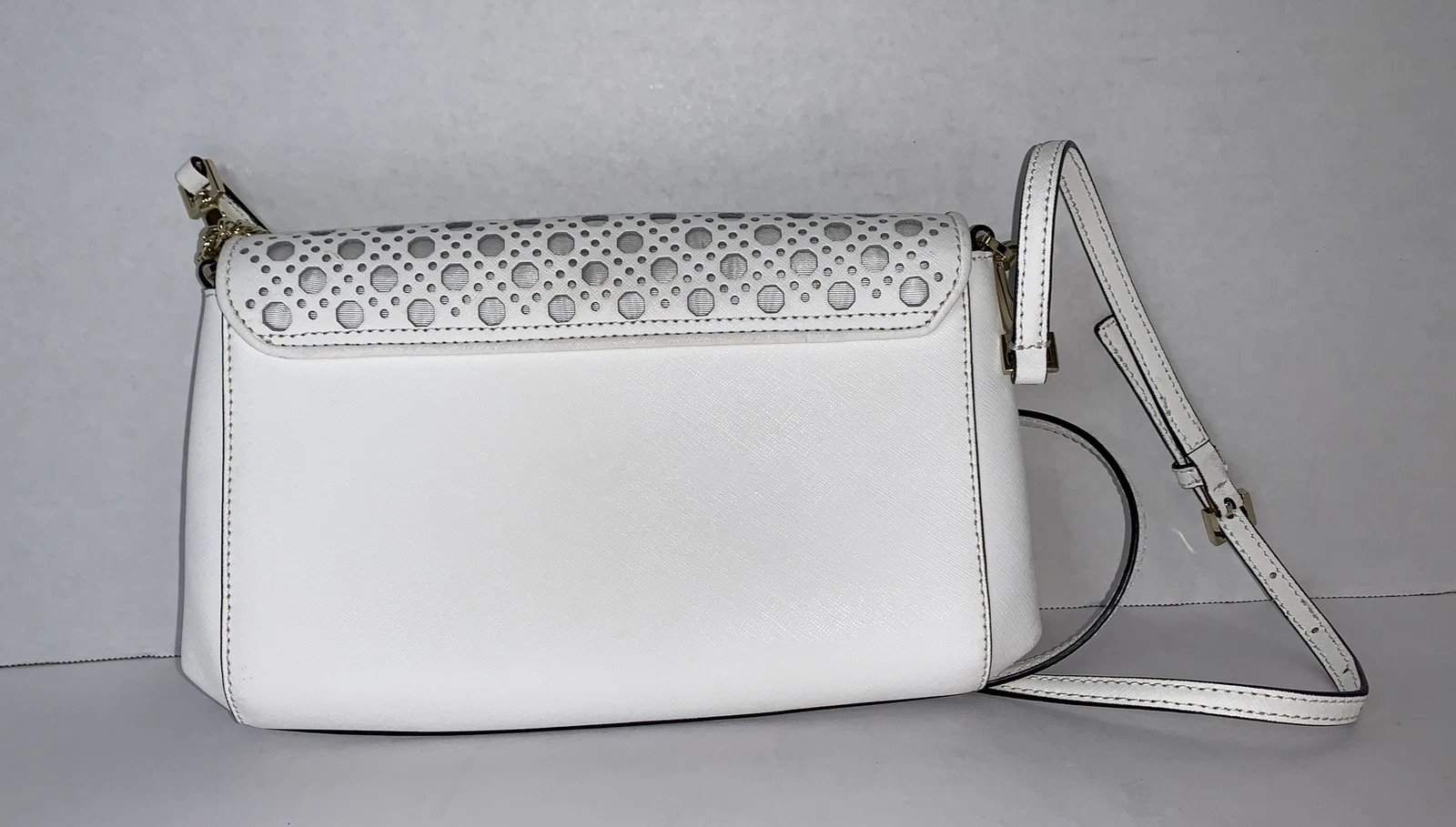 Autentica borsa a tracolla Kate Spade da donna in pelle bianca taglio laser con certificato di autenticità