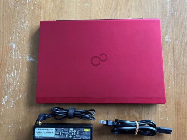 SSD ultrafino, ultraligero, de gran capacidad Office 2021, etc. Fujitsu LIFEBOOK