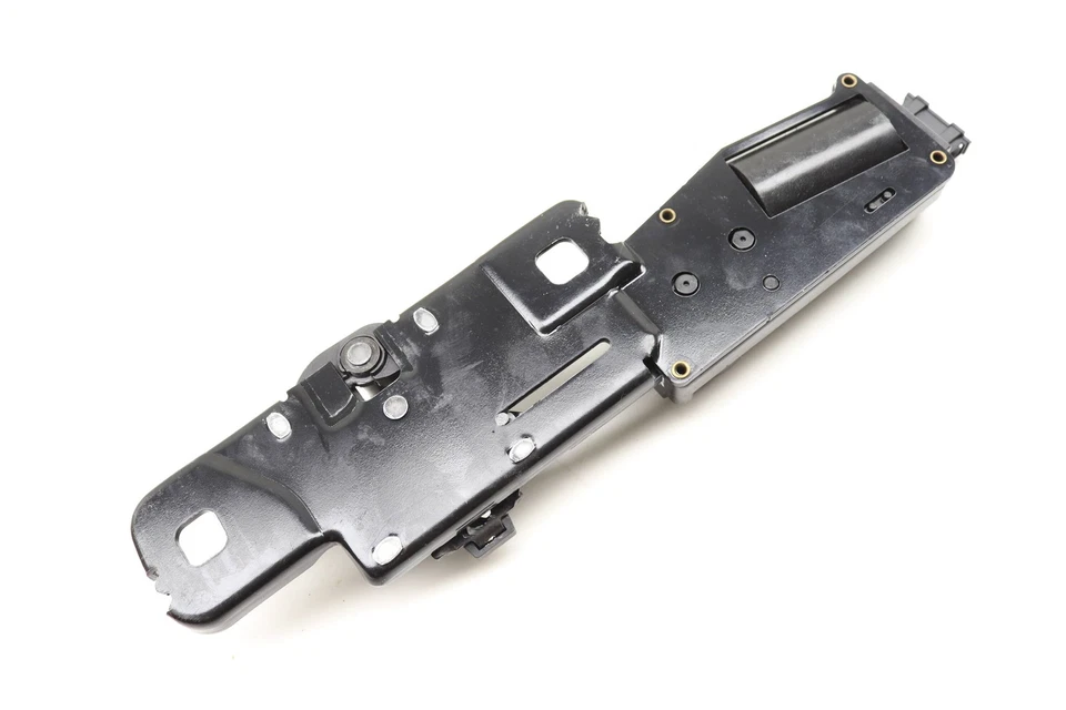 2013-2018 AUDI S6 - Trunk Latch Striker Plate / Motor 4H0827383A - Image 2 of 4