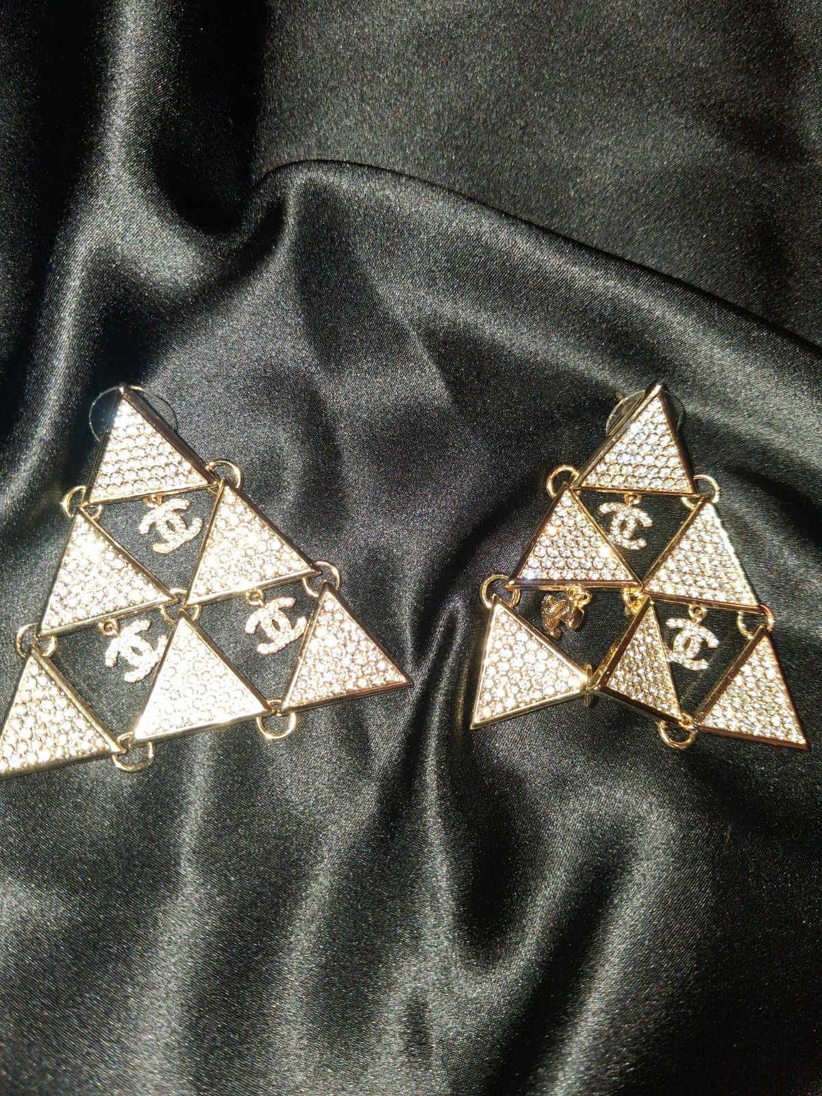 LARGE! CHANEL AUTHENTIC Pyramid Dangle CRYSTAL Go… - image 3