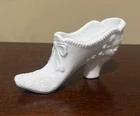 VINTAGE MOSSER WHITE MILK GLASS Slipper Shoe w/ Bow ~ Victorian Design