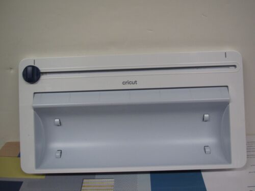 Cricut Explore 3 Die Cutting Machine & Roll Holder for Smart Materials - Picture 14 of 16