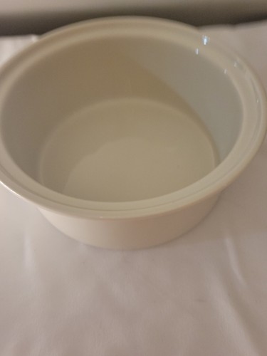 Vintage Hall China White Lidded Casserole Dish With Gold Lid And Holder - Picture 18 of 24