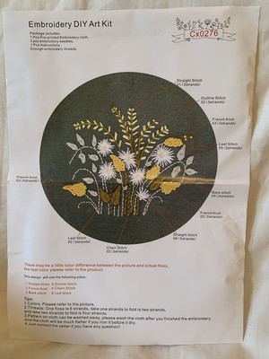 Stickpackung gelbe Wildblumen vorgedruckt grüner Stoff mit Faden & Nadeln