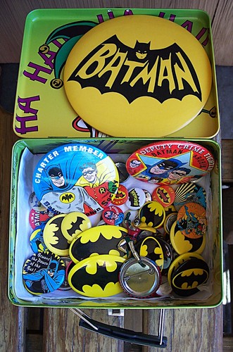 Lot  Vintage Batman Robin Pins Buttons Pinbacks Creative House DC + RIX Lunchbox