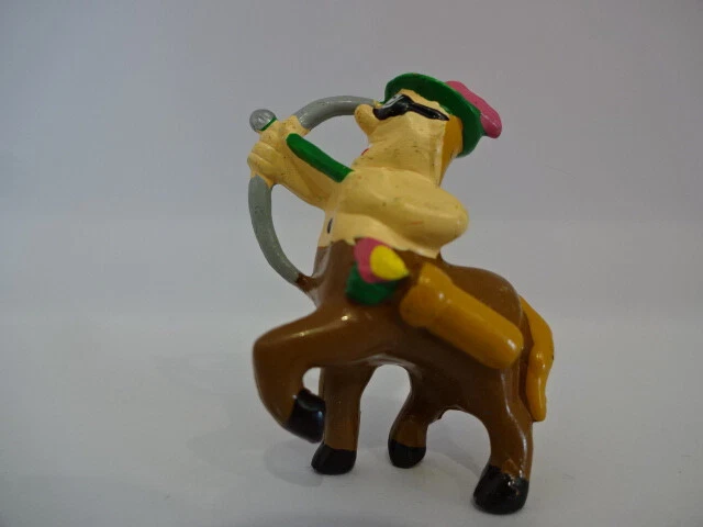 Sportler Spielfigur / Sagittarius beim Bogen schießen - ca 40 mm - Bild 1 von 1