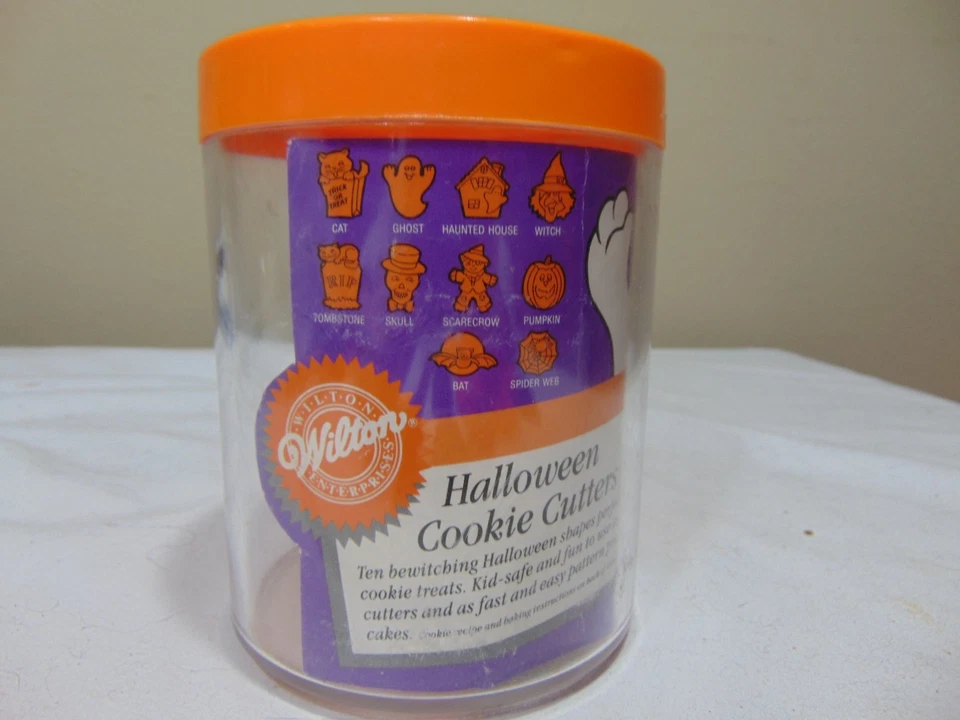 SET DE CORTADOR DE GALLETAS DE PLÁSTICO VINTAGE-WILTON HALLOWEEN EN CONTENEDOR JUEGO DE 10 PIEZAS  Foto 2 de 4