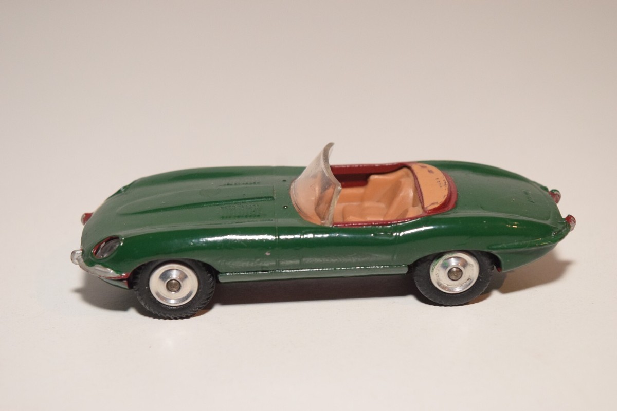 コーギー　ミニカー　CORGI TOYS 307 E TYPE JAGUAR Vintage Corgi 307 - E Type Jaguar Detachable Hard Top