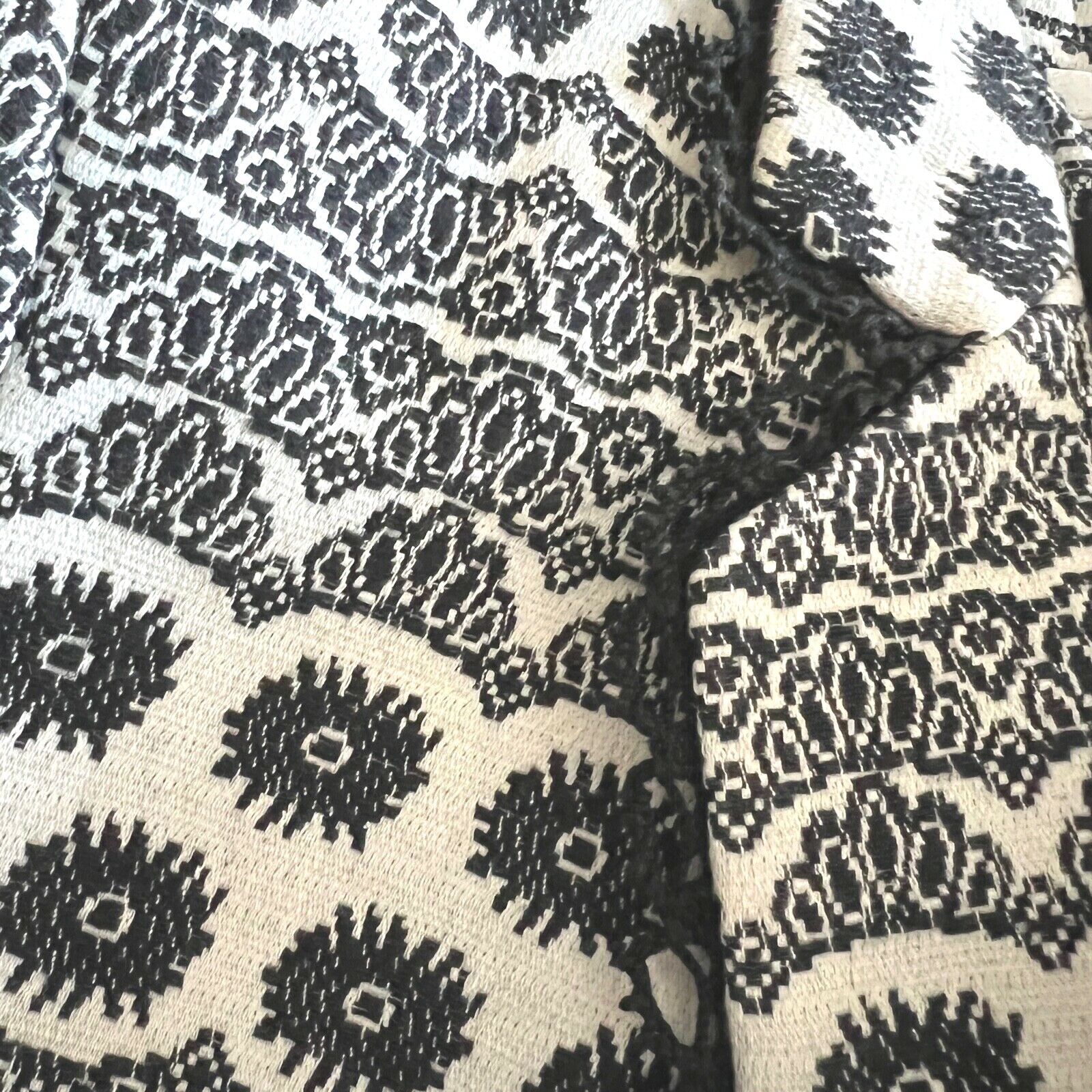 Harold's Women's Cream Suit Jacket With Black Embroid… Gem