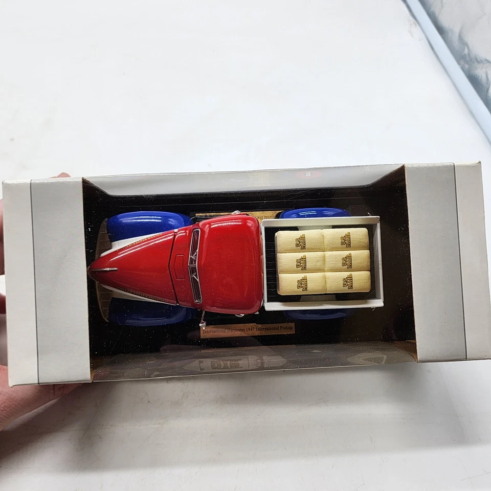 SpecCast 1/25 1947 International Harvester U.S. Mail Delivery Pickup Diecast - Image 2 of 4