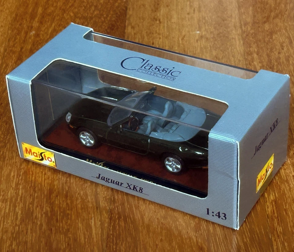 JAGUAR XK8 CONVERTIBLE (1996) - MAISTO 31501 - 1/43 - CLASSIC COLLECTION - NUOVA - Immagine 2 di 4