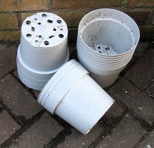 80, used, 3 Litre, 19 cm, Cream Round Plastic Plant Flower Nursery Pots