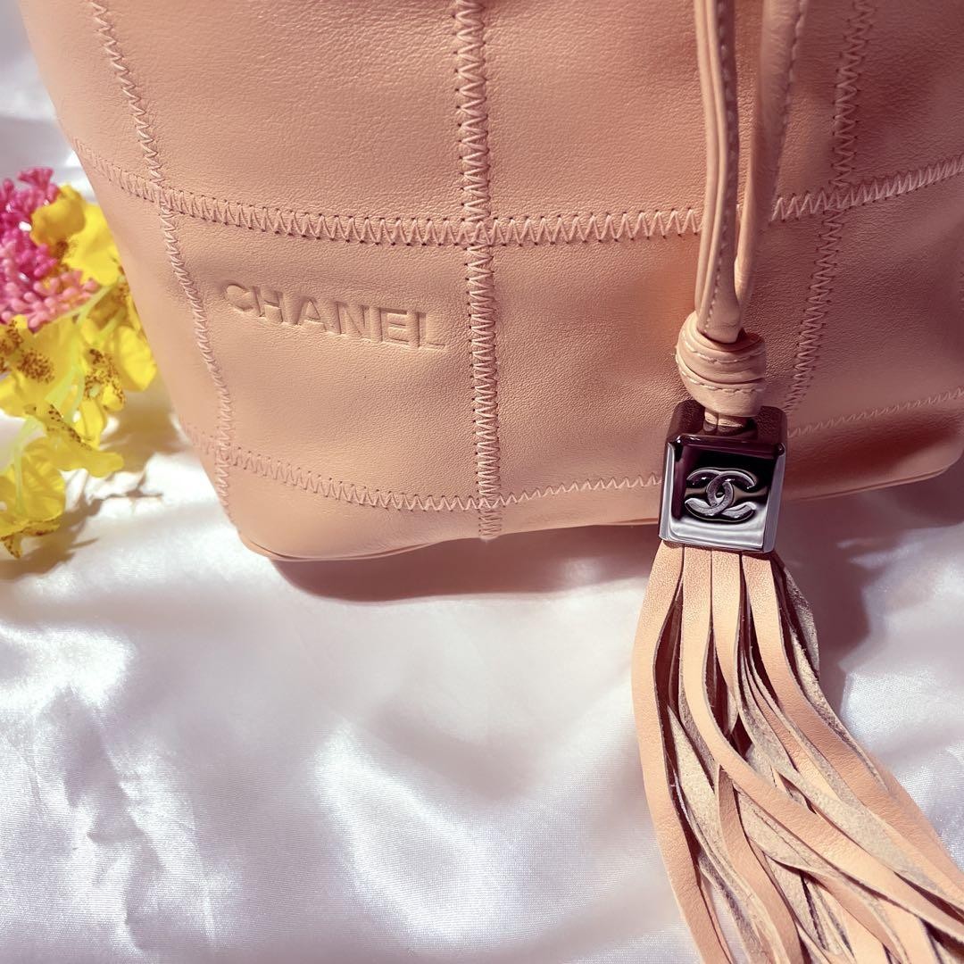 CHANEL salmon pink unused home storage rare handbag with some problems image 2