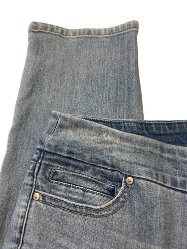 Westbound Blue Pull On Capri Jeans Slimming Panel Stretch Denim Size 6 NWOT - Picture 2 of 4