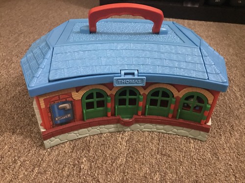 thomas and friends - take n play - tidmouth sheds roundhouse