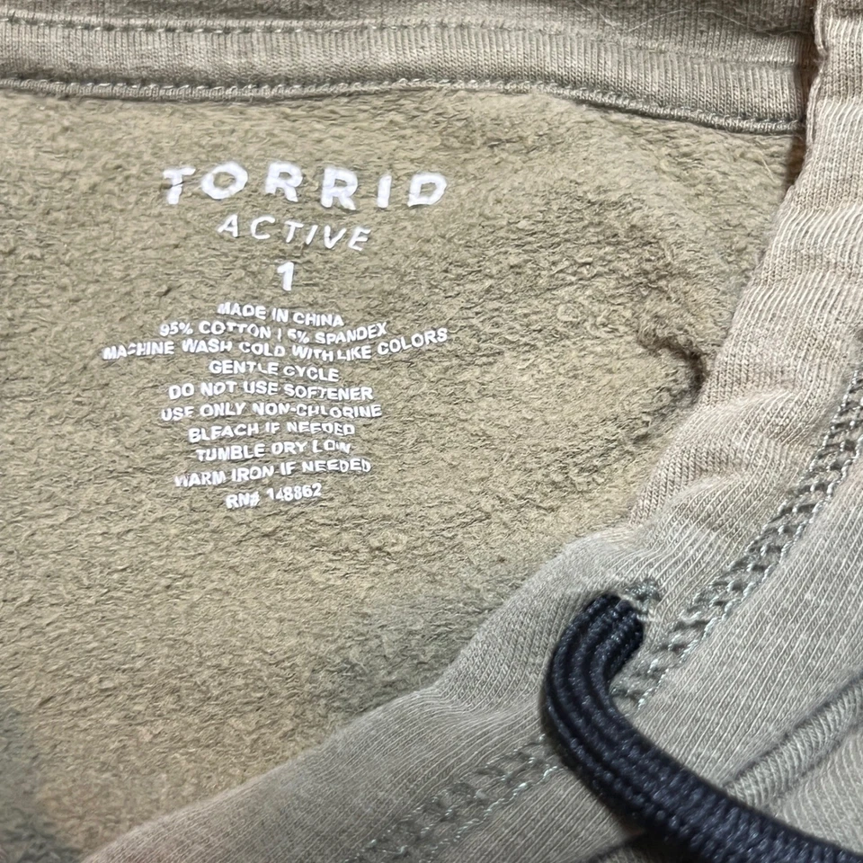 Sudadera túnica con capucha Torrid Active verde oliva talla grande 1 bolsillos palangre Foto 3 de 4