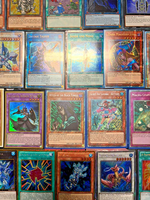 Yu-Gi-Oh!   200 zufällig ausgewählte Karten: 100 Commons, 50 Rares, 50 Holos