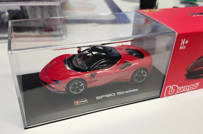 Bburago Ferrari Signature Series SF90 Stradale In Red 1:43 Scale