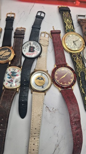 19 Vintage & Fashion Watches Lot Mixed Styles Quartz Untested - Afbeelding 3 van 6