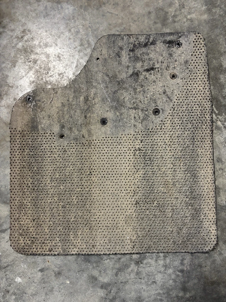 dodge ram 3500 oem mud flap 2004 - Image 2 of 4