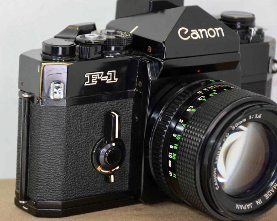 Cámara fotográfica Canon F-1 35 mm SLR con lente 50 mm f1,4 y acoplador de flash F - (en muy buen estado) - leer Foto 4 de 4