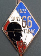 66° RI 1939  Régiment Infanterie "sans tabac" insigne émail fabrication Jeannot