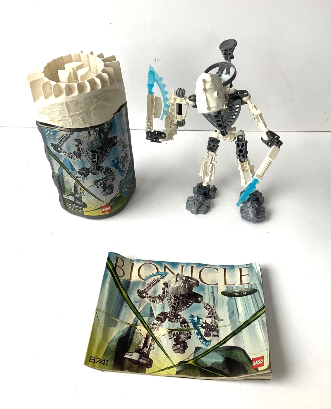 Lego 8741 BIONICLE :  Toa Hordika Nuju  in canister with instructions