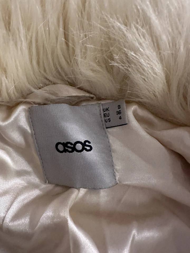 Abrigo de piel beige diseño ASOS Foto 4 de 4