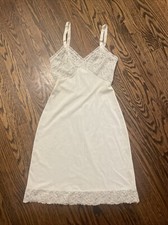 Vintage Lingerie 1970  s Formfit Rogers Ivory Nylon Full Slip Lace Top Size 32