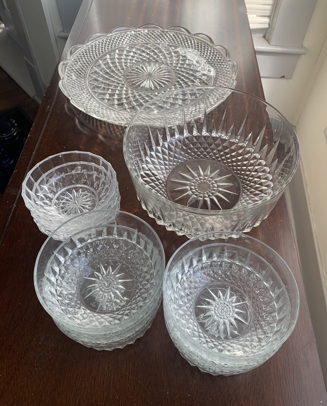 Vintage Arcoroc 11 Piece Cut Crystal Starburst Motif Dinner Set: Bowls & Plate