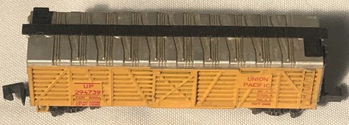 N Scale Union Pacific UP 294739 Stock Car - Picture 2 of 11
