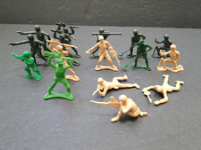 Vintage Lot of 16 Plastic Soldiers